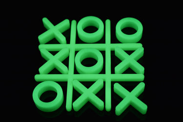 10 Piece Glow in the Dark Tic Tac Toe Game Set